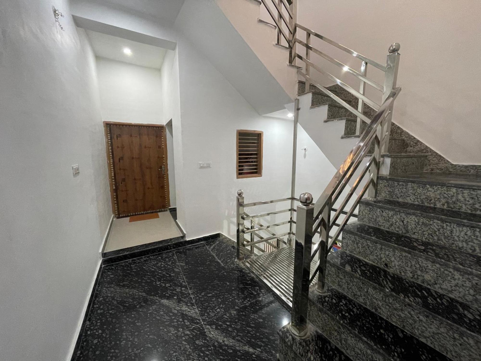 Rukmani Villas Group Of Rukmani Home Stay Матхура Екстер'єр фото