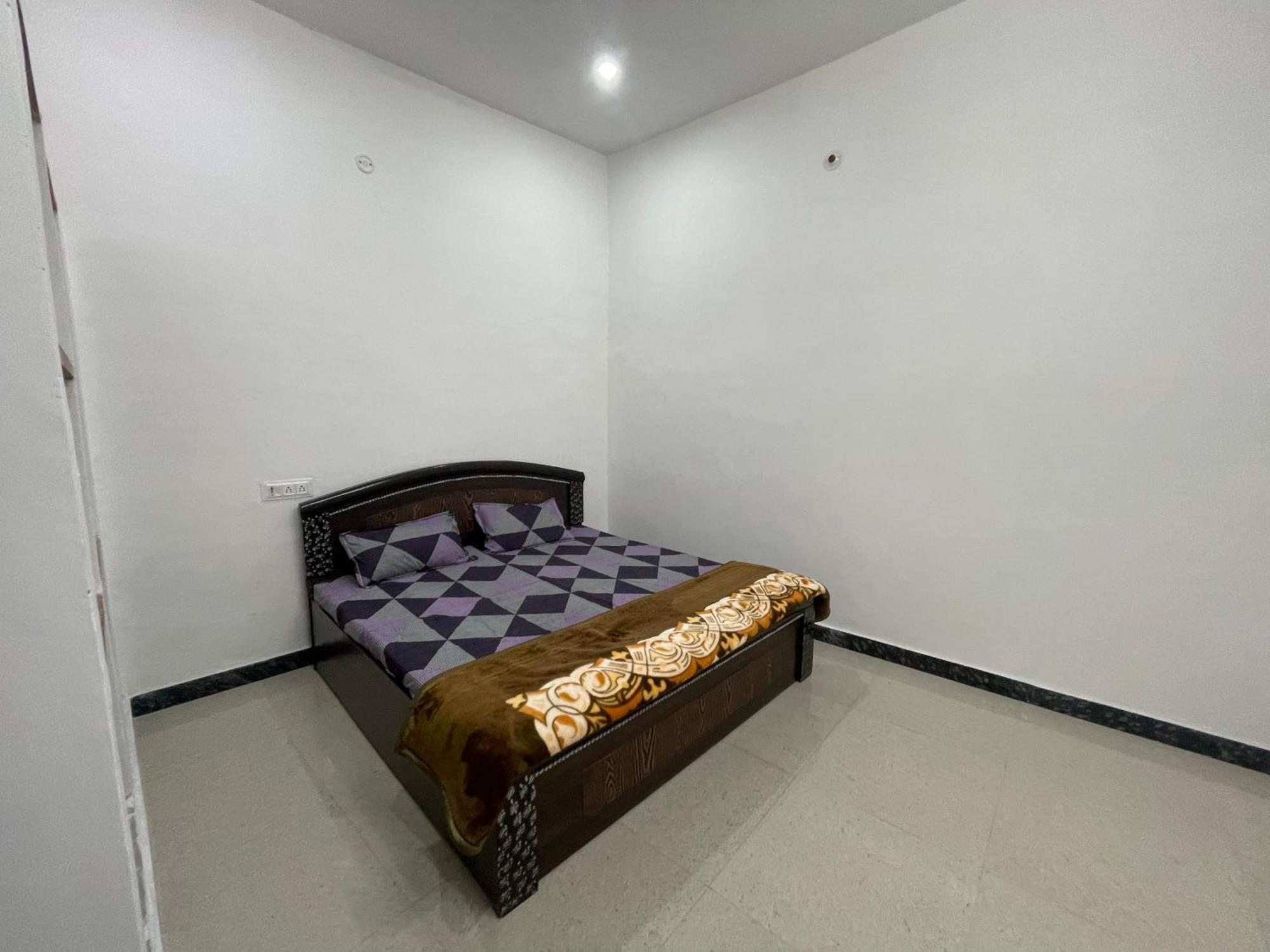 Rukmani Villas Group Of Rukmani Home Stay Матхура Екстер'єр фото