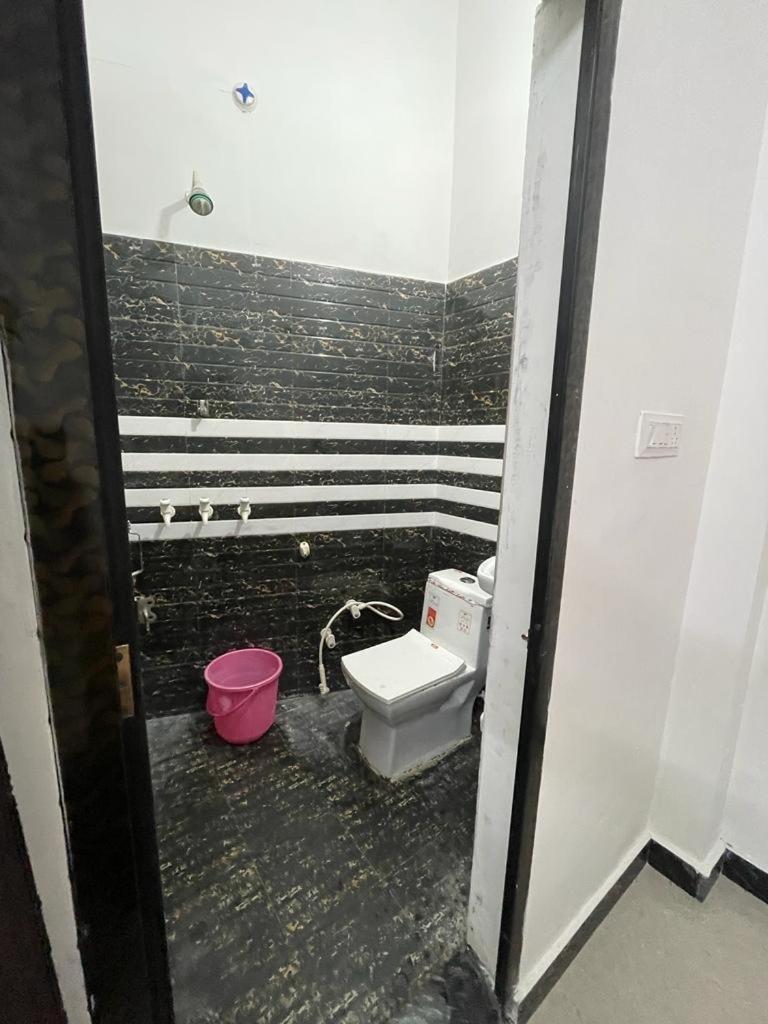 Rukmani Villas Group Of Rukmani Home Stay Матхура Екстер'єр фото